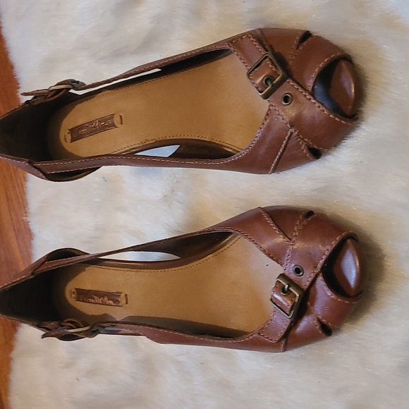 Brown low heels - Picture 2 of 3